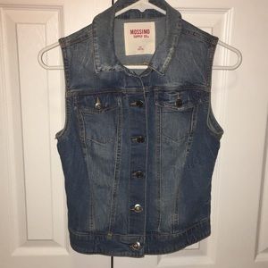 Jean Vest